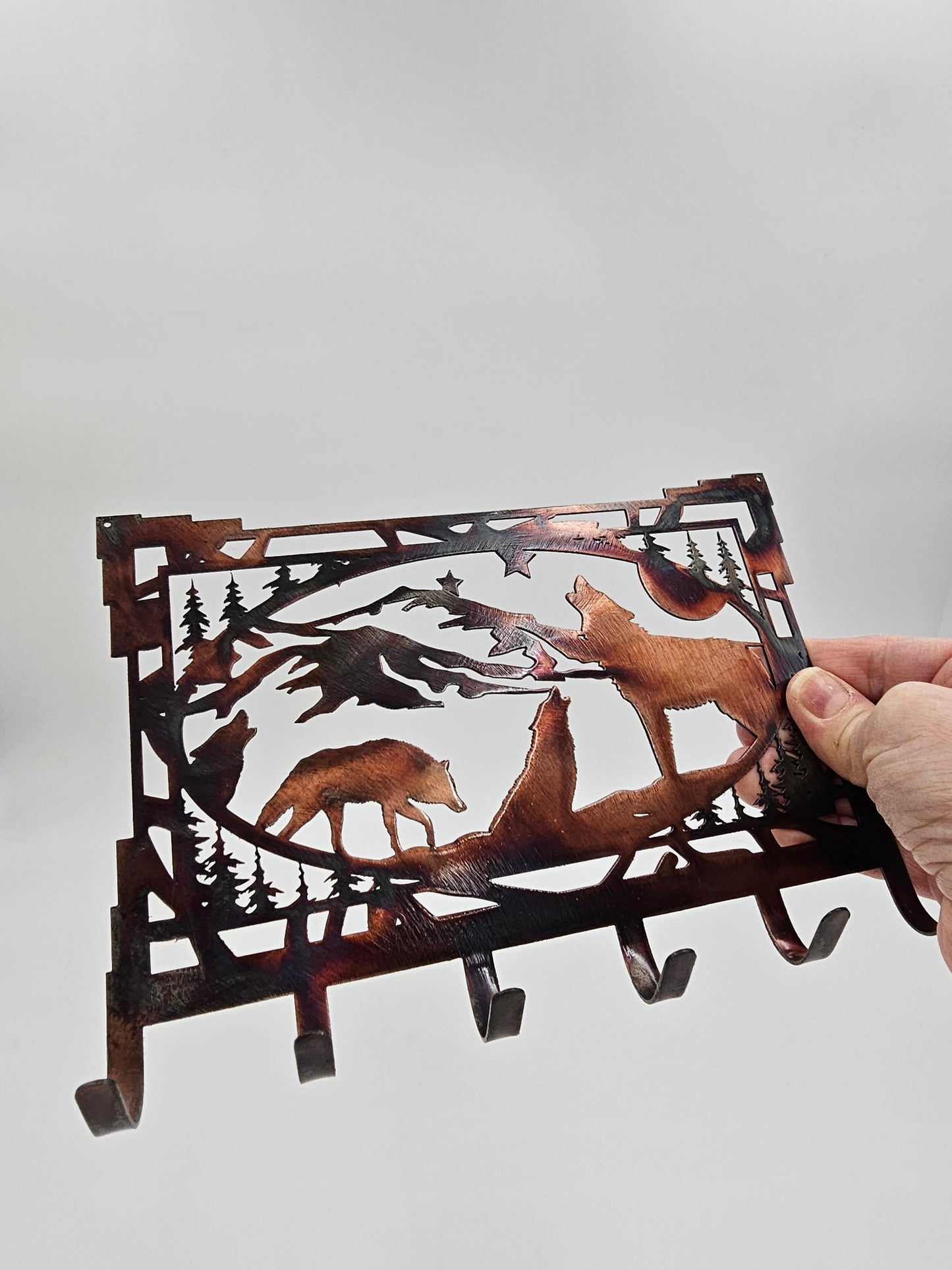 Southwest Oval Wolf Key Rack
